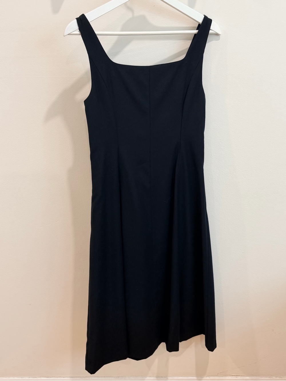 Goelia Classic Black Sleeveless A-Line Dress - Picture 3 of 3